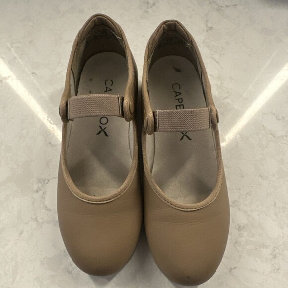 Capezio Tap Shoes Girls‎ 11 M Tan Nude Dance Class Easy On Performance Classic - Picture 1 of 9